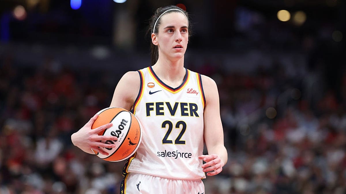 Caitlin Clark, Indiana Fever